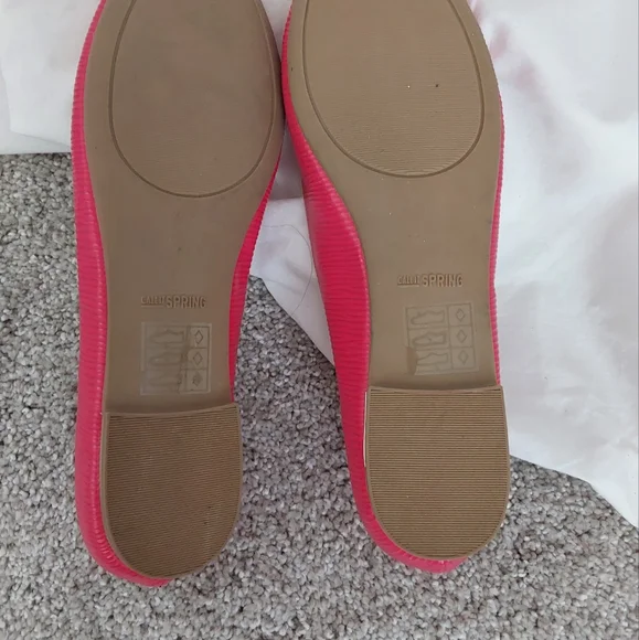 Call it Spring - Picture 5 of 5